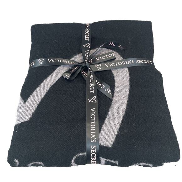 Victoria's Secret Pink Heart Blk Throw Blanket 60 x 50 2017 Limited Edition NWOT - Picture 1 of 6